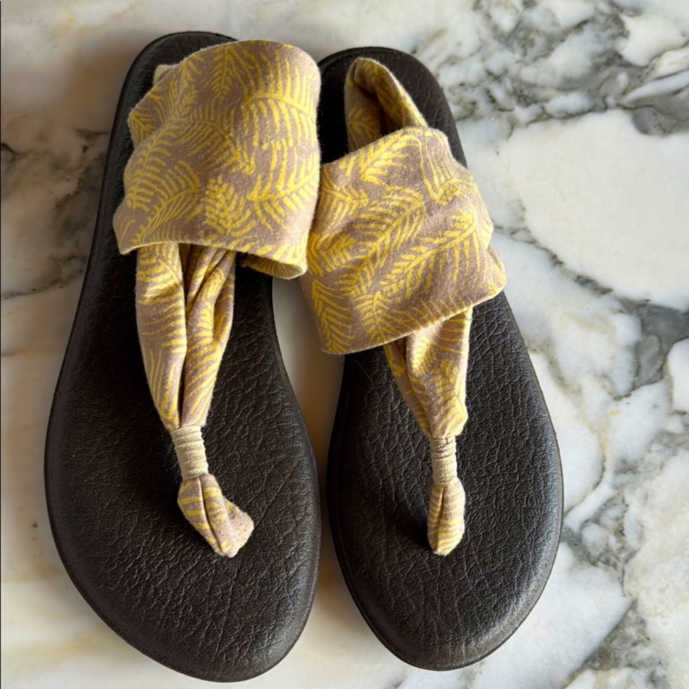 Sanuk Yoga Sling 2 Sandals Yellow Gray Yoga Mat Comfort Flip Flops Women’s 7